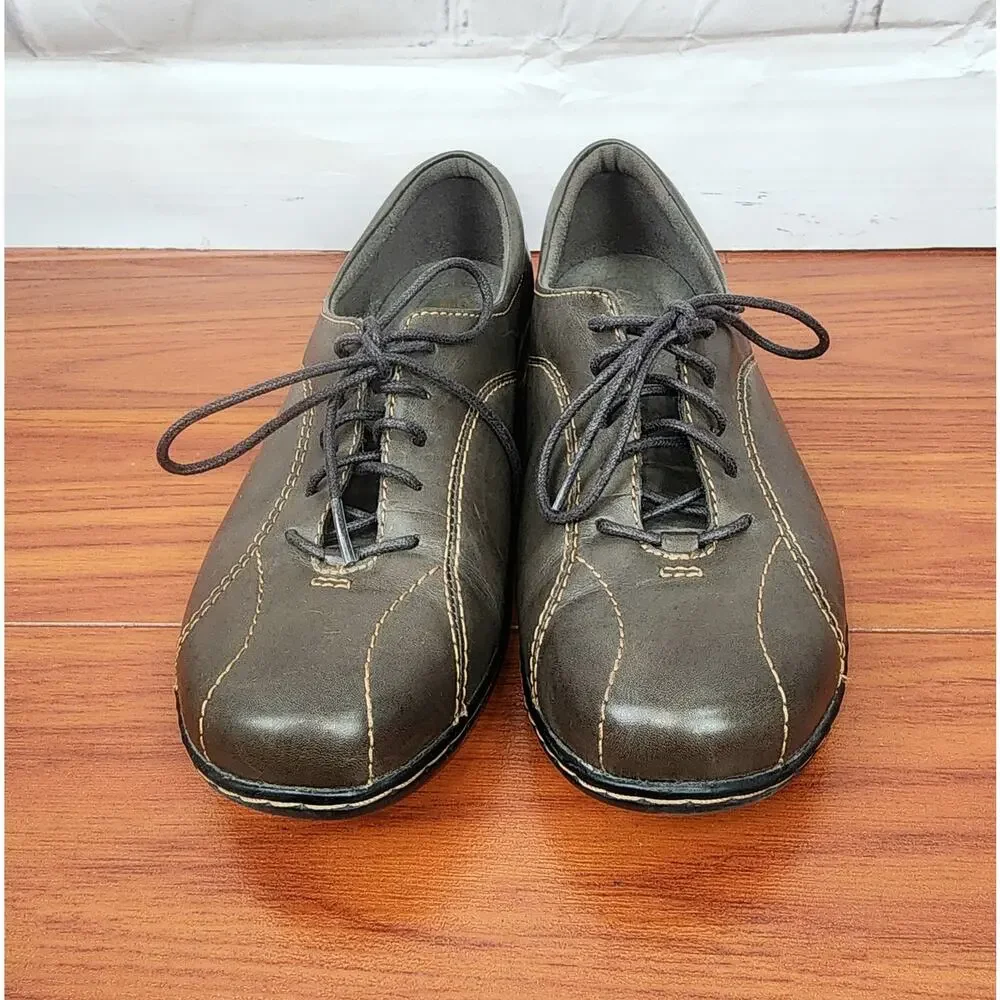 Clarks *preowned *reference